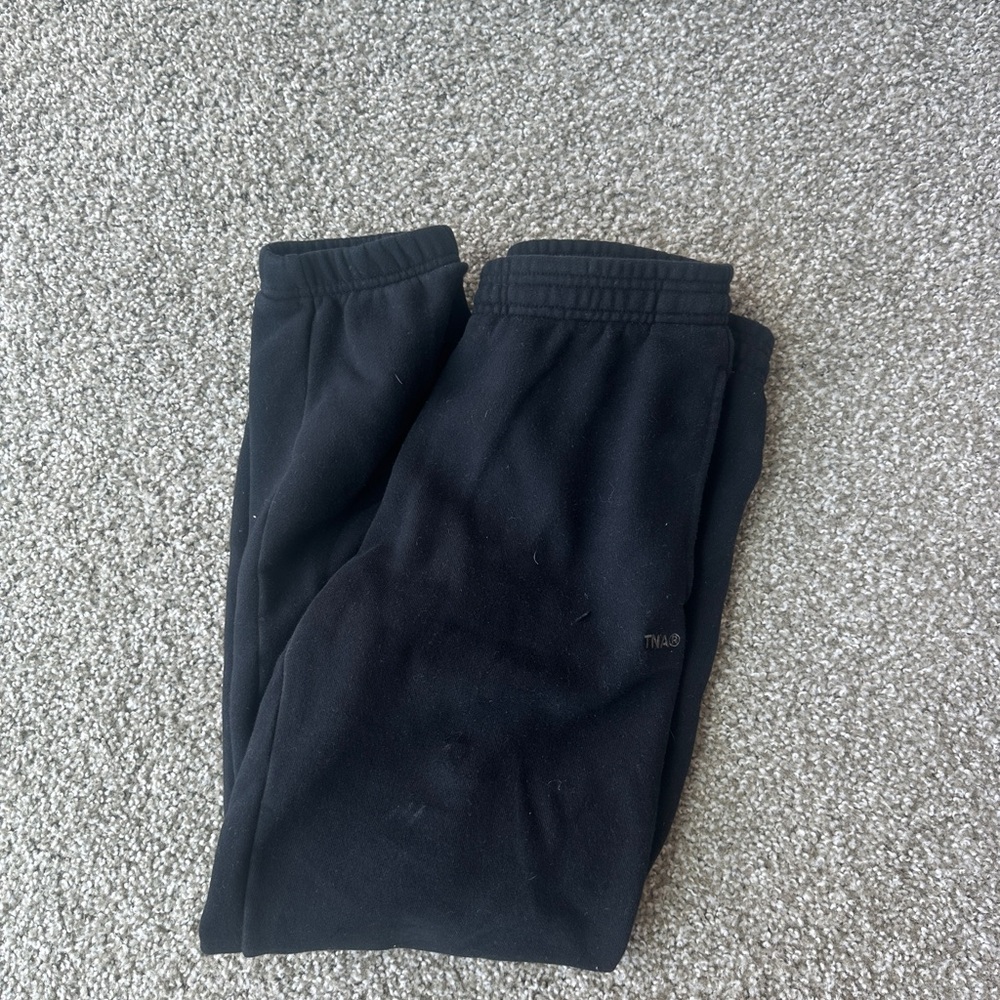 Aritzia Cozy Fleece Boyfriend Fit Black sweatpants TNA
